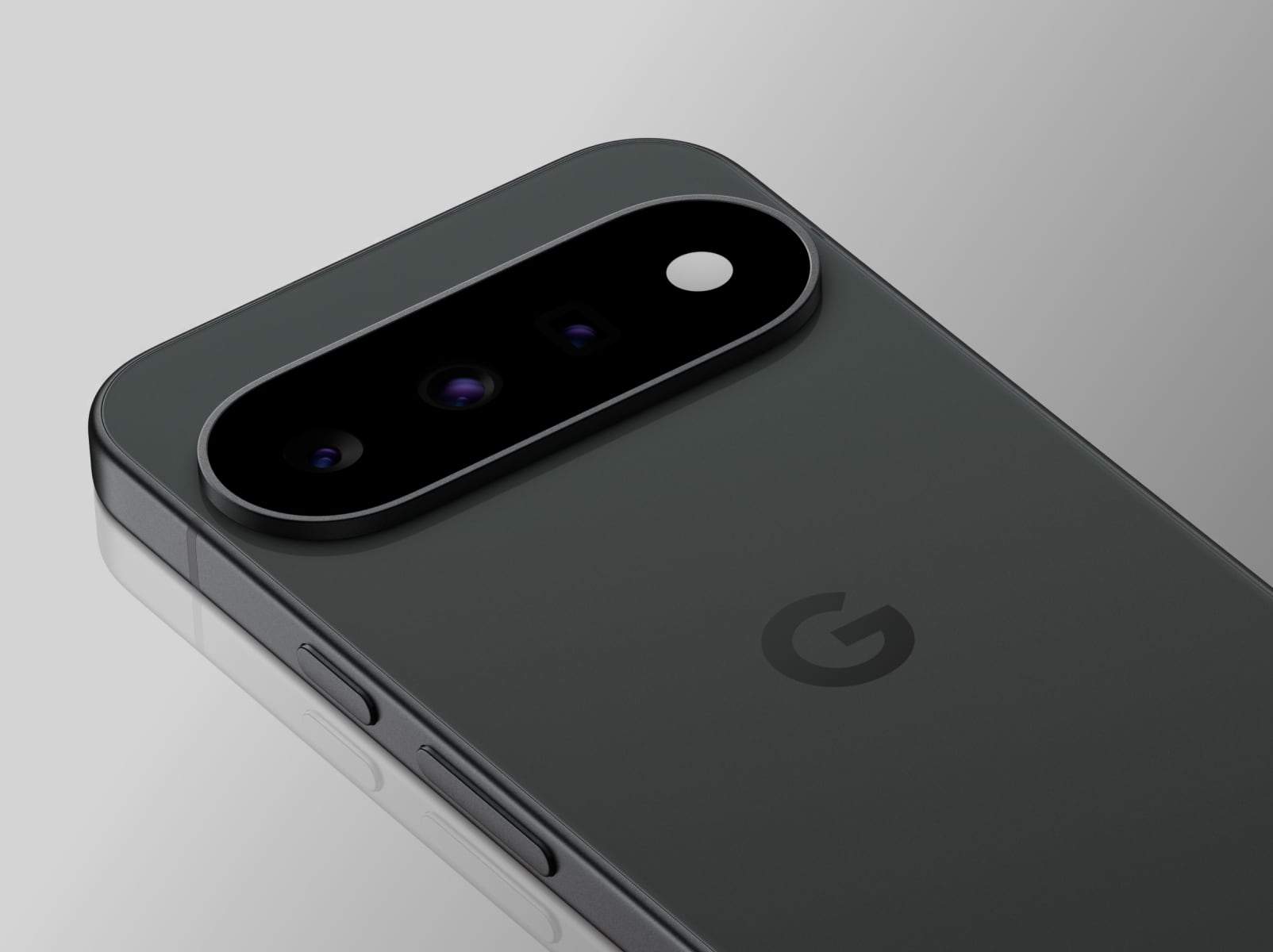 Obszidián színű Google Pixel 11 hátlapja közeli nézetben, a kamerasávval és a kamerákkal.