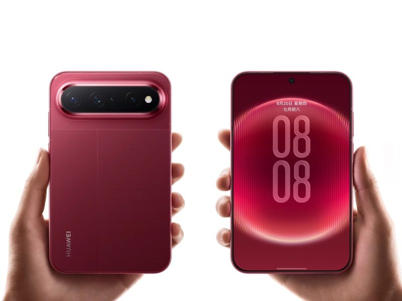 Piros Huawei Pura X View előlapi és hátlapi nézetben, kézben tartva.