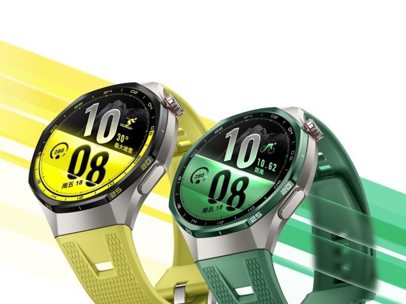 HUAWEI Watch GT 7 Pro sárga és zöld színben, kör alakú kijelzővel és számozott lünettával.