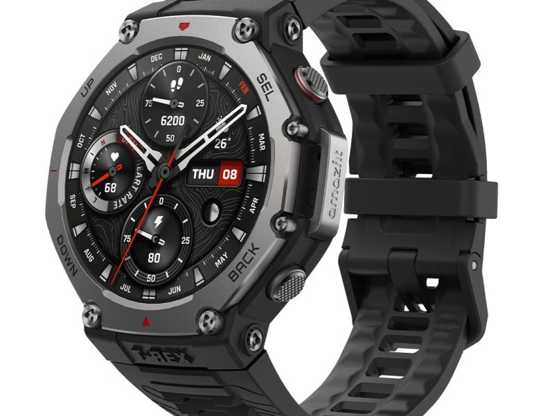 Hivatalos Amazfit T-Rex 3 termékkép fekete szíjjal és robusztus óraházzal.