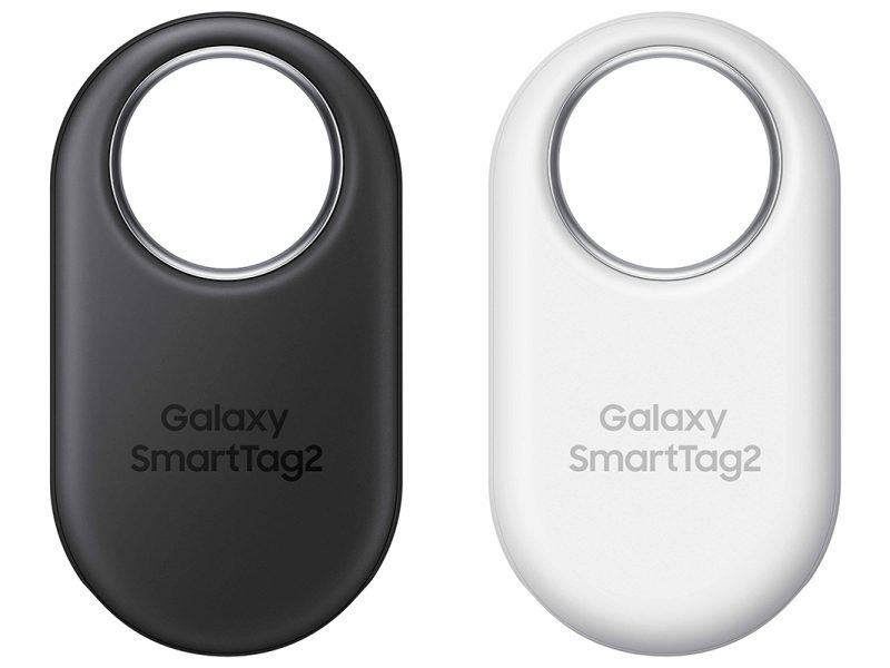 Fekete és fehér Samsung Galaxy SmartTag2 tárgykereső hivatalos termékképen.