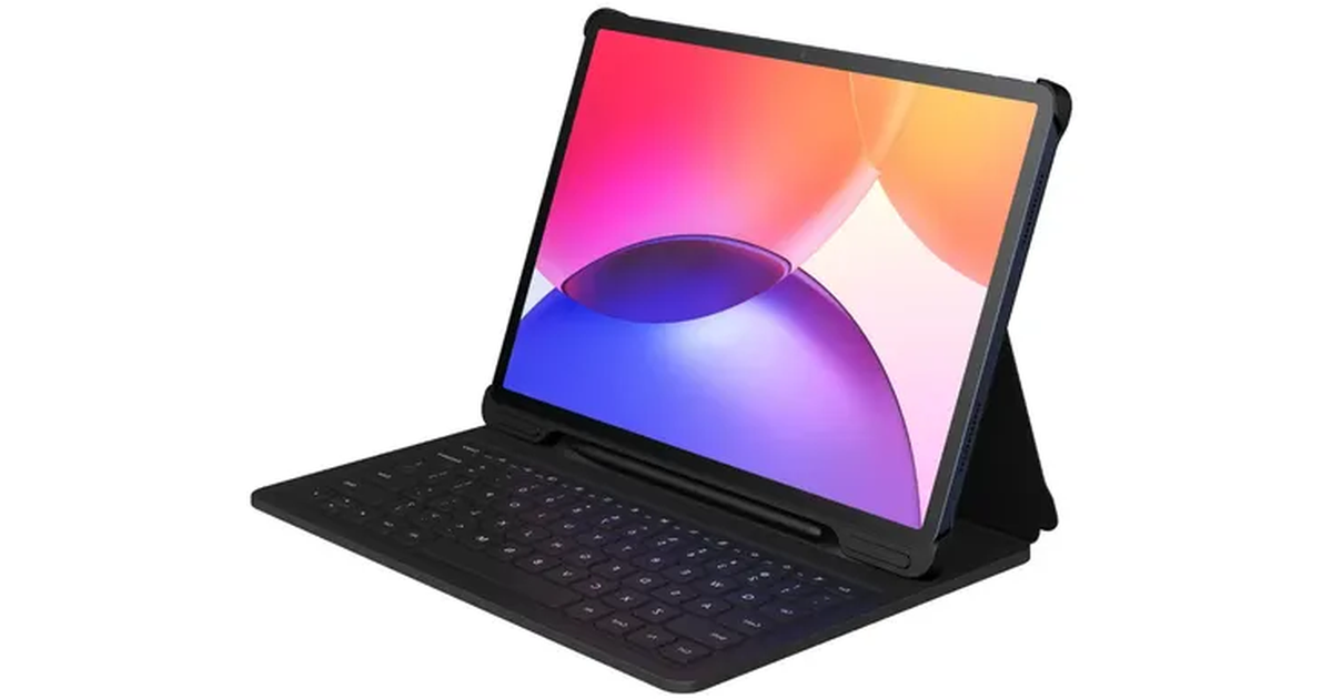 TCL Tab A1 Plus táblagép fekete billentyűzetes tokban.