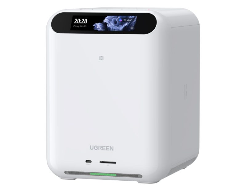 Fehér Ugreen HomeAgent HA100 otthoni szerver háromnegyedes gyártói termékképen.